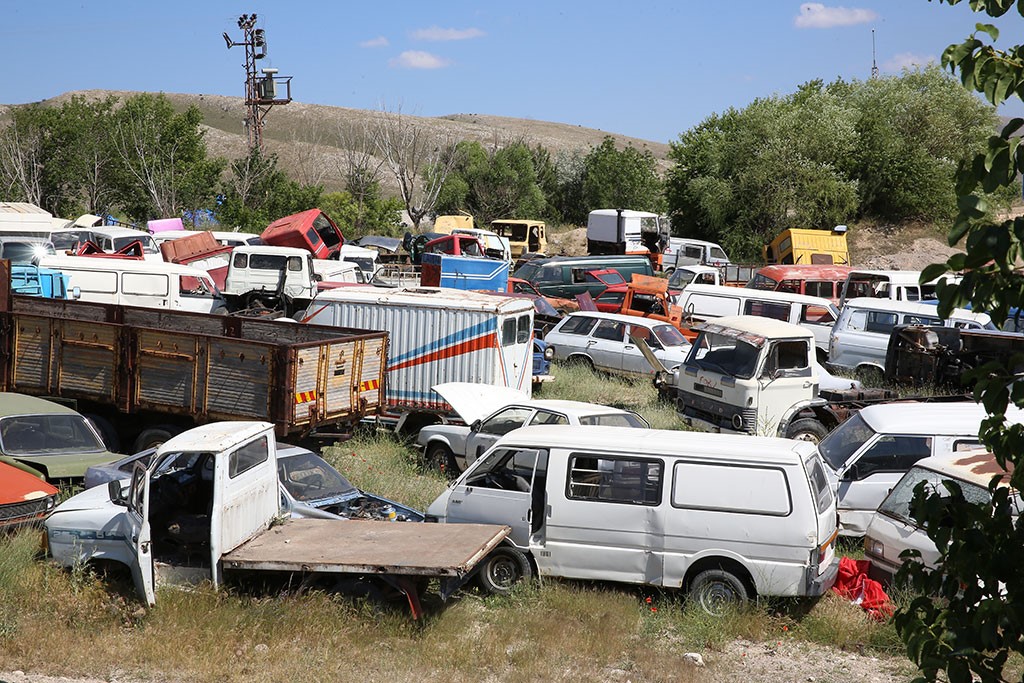 Sale price of scrap cars