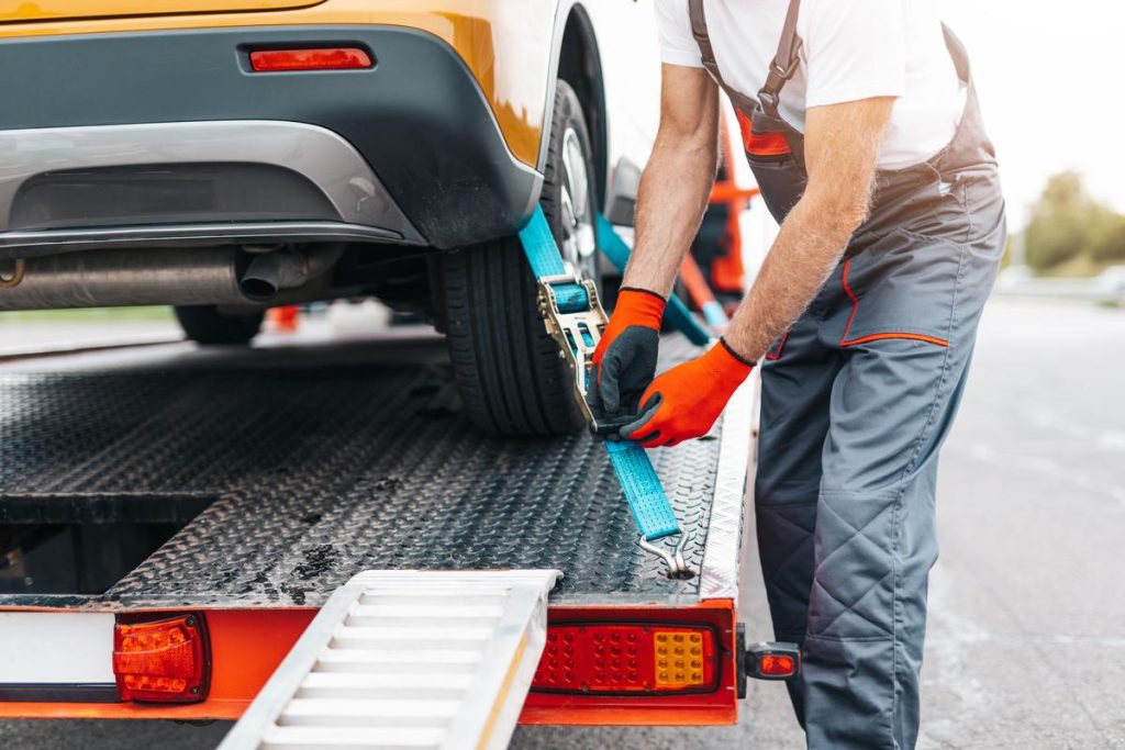 Wrecked car removal service